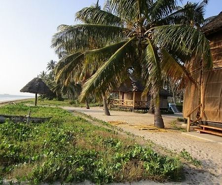 Barry'S Beach Resort Mkwaja 外观 照片