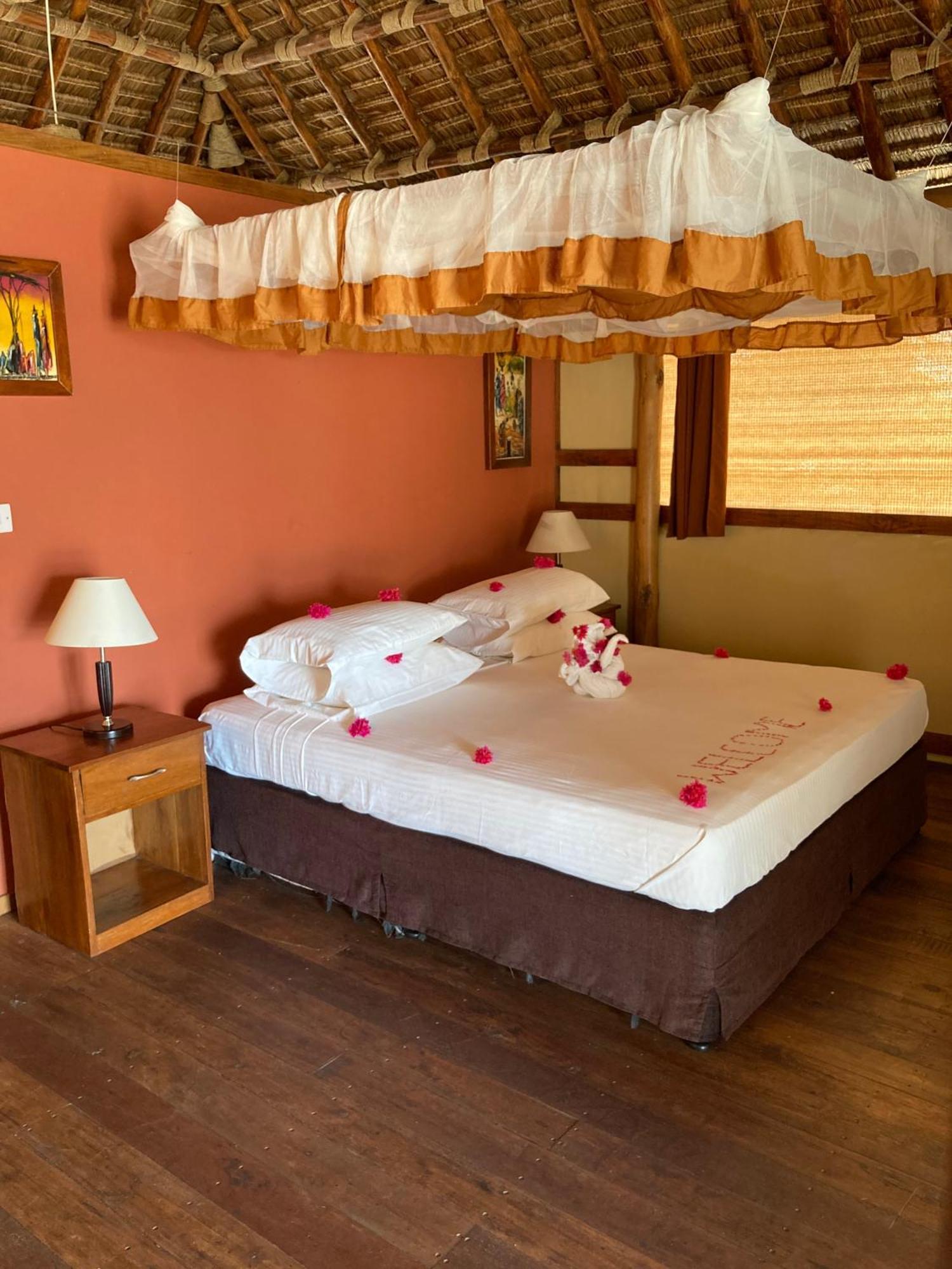 Barry'S Beach Resort Mkwaja 外观 照片