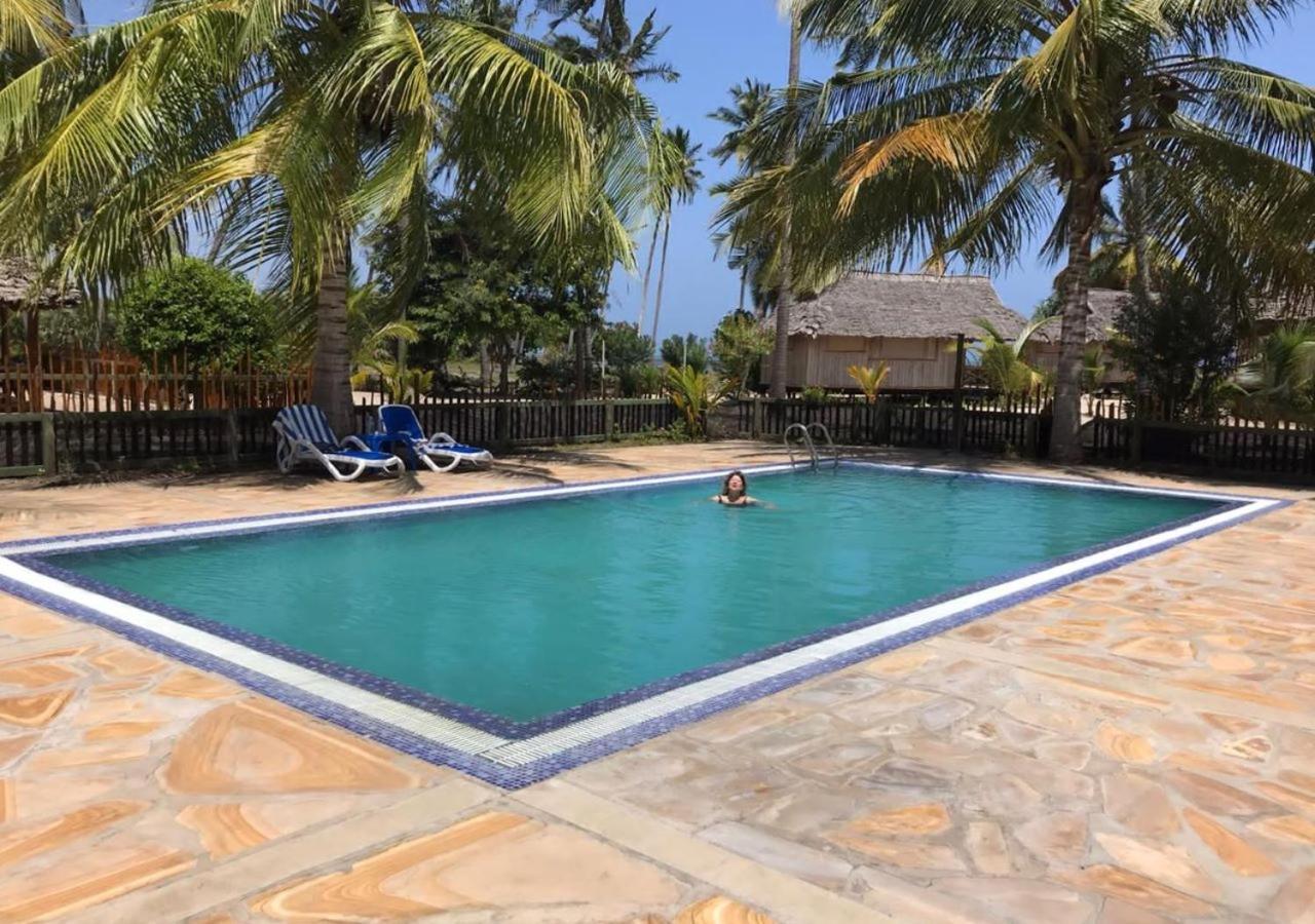 Barry'S Beach Resort Mkwaja 外观 照片