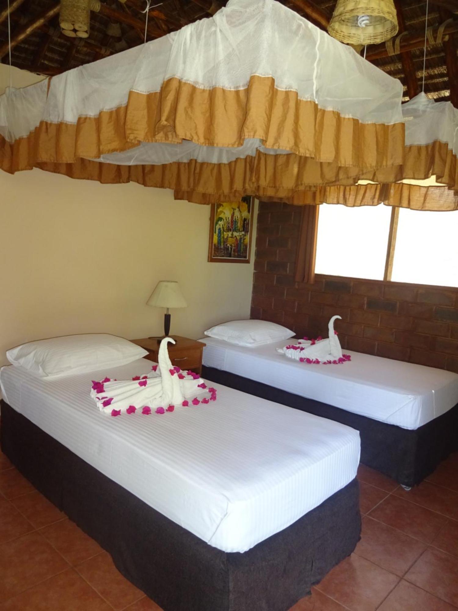 Barry'S Beach Resort Mkwaja 外观 照片
