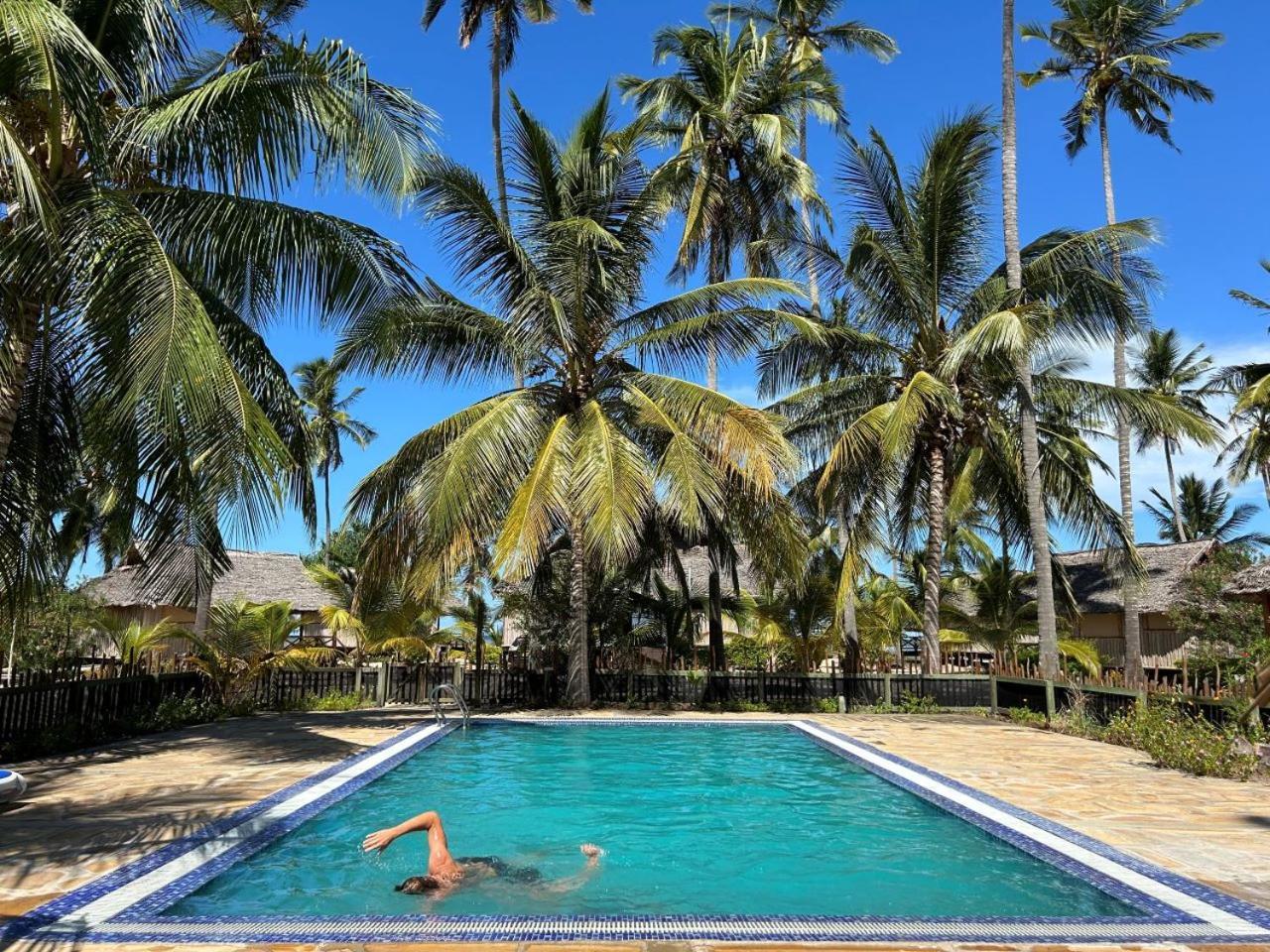 Barry'S Beach Resort Mkwaja 外观 照片