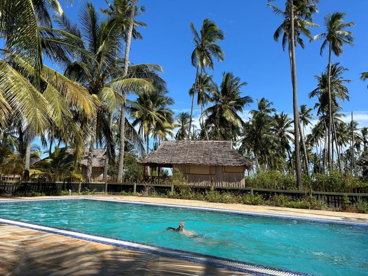 Barry'S Beach Resort Mkwaja 外观 照片