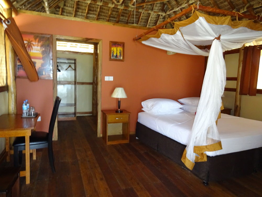Barry'S Beach Resort Mkwaja 外观 照片